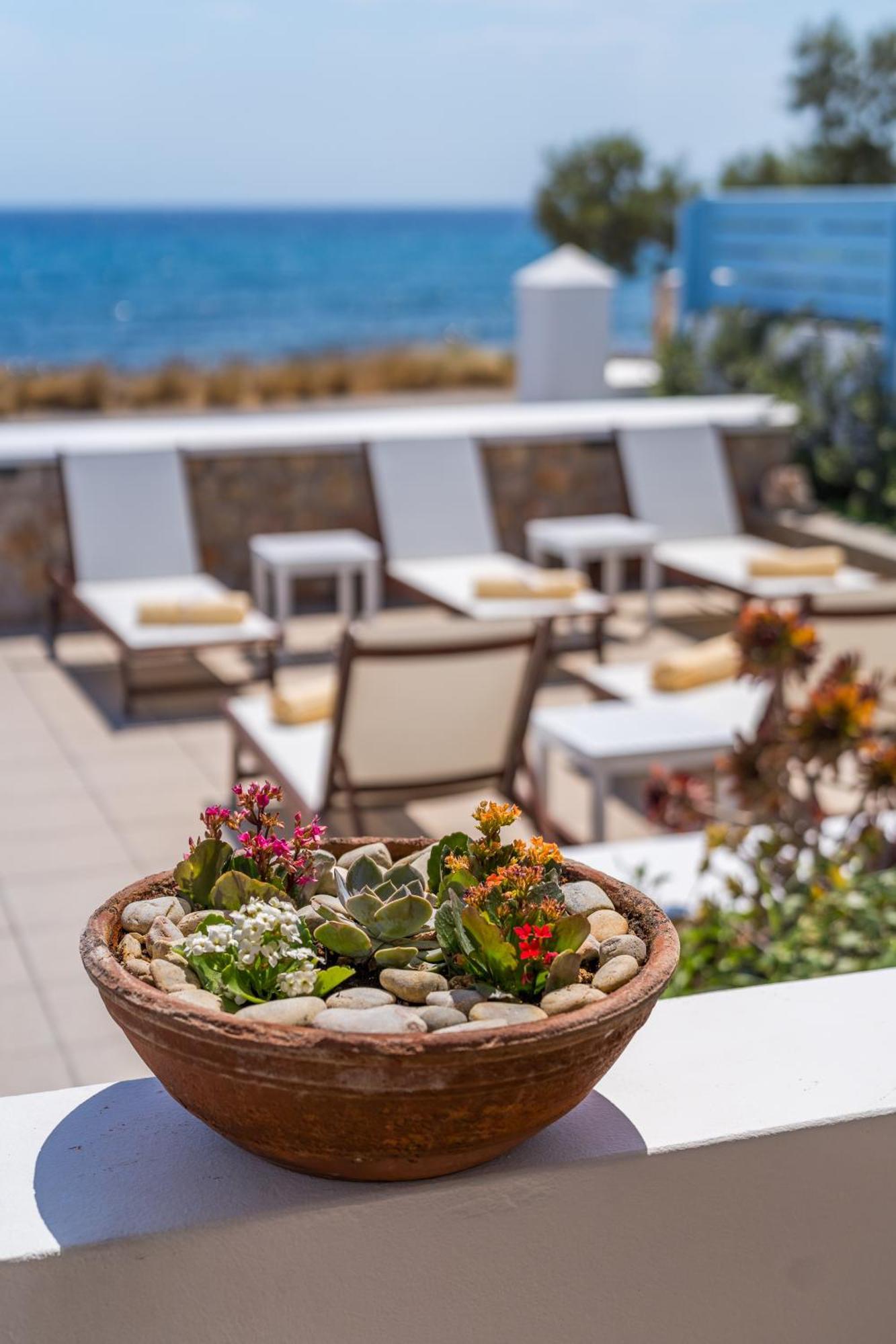 Blue Eyes Beach Villas Monólithos Exterior photo