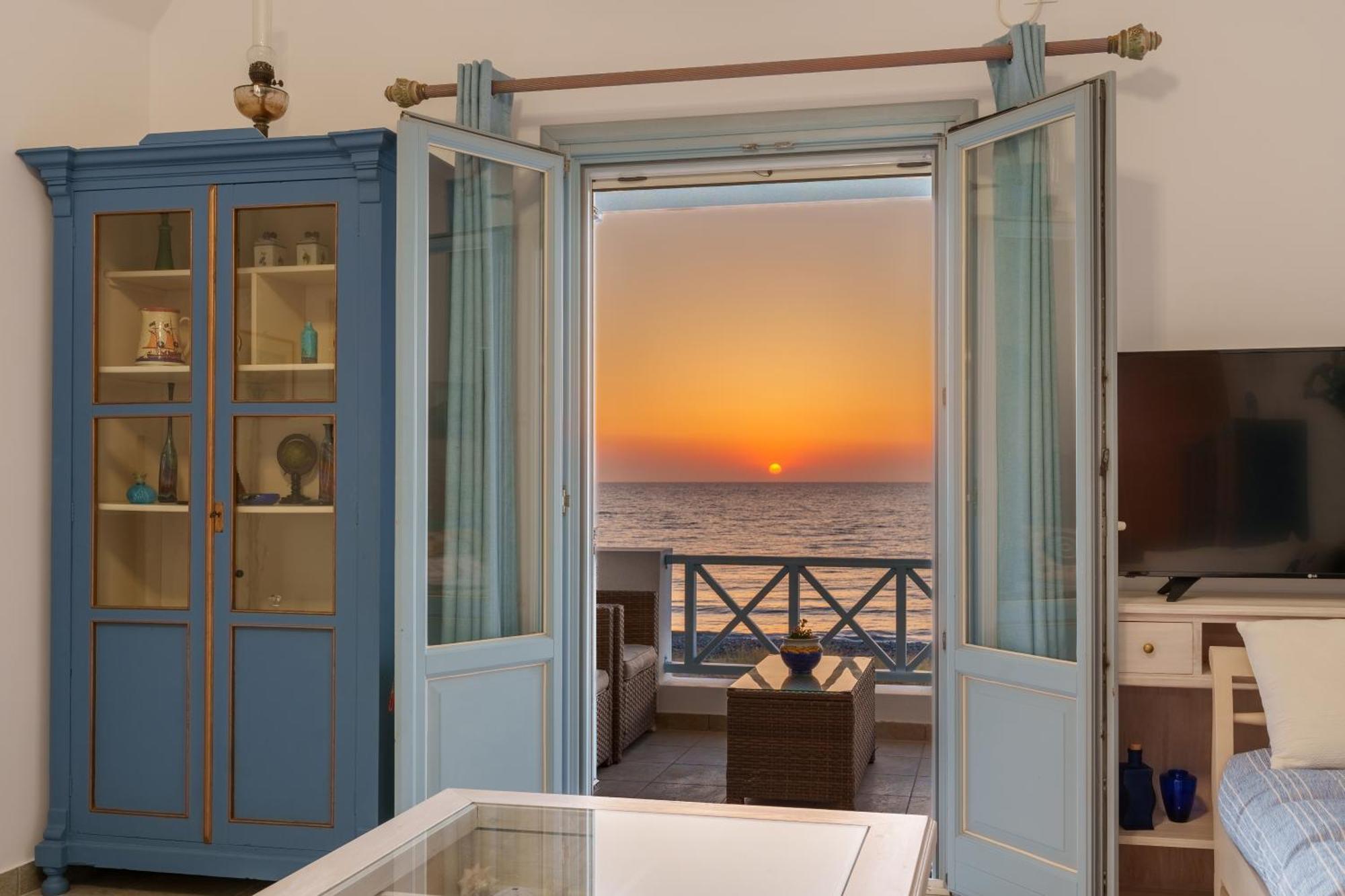 Blue Eyes Beach Villas Monólithos Exterior photo